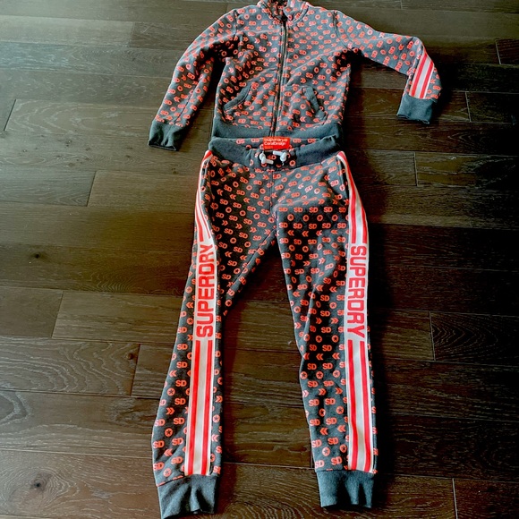 SuperDry tracksuit size 6 top and bottom! - Picture 4 of 8